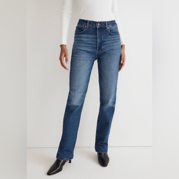 Madewell Denim - Madewell The 90’s Straight Jean in shade Barlow